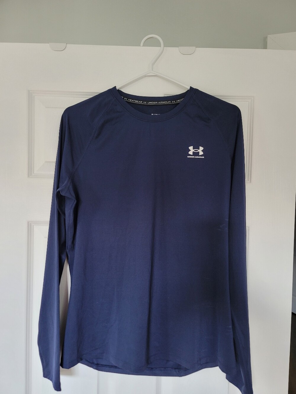 Women's Size XL Under Armour Heat Gear Compression, Long Sleeve, Navy.
